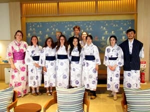 学生交換事業湯の川温泉集合写真