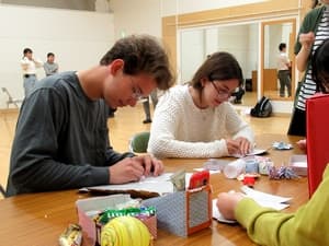 学生交換事業縁日ゲーム大会型抜き体験