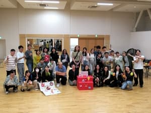 学生交換事業縁日ゲーム大会集合写真