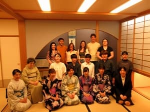 学生交換事業茶道体験集合写真
