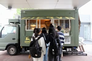 キッチンカーの人気メニュー「ザンギ丼」