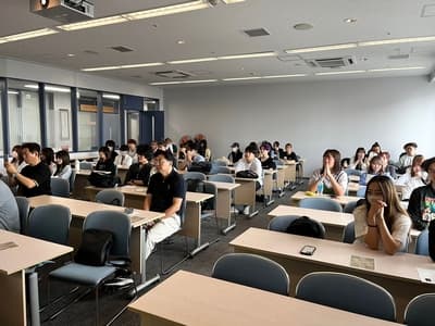 コリアン・メイク講義傾聴