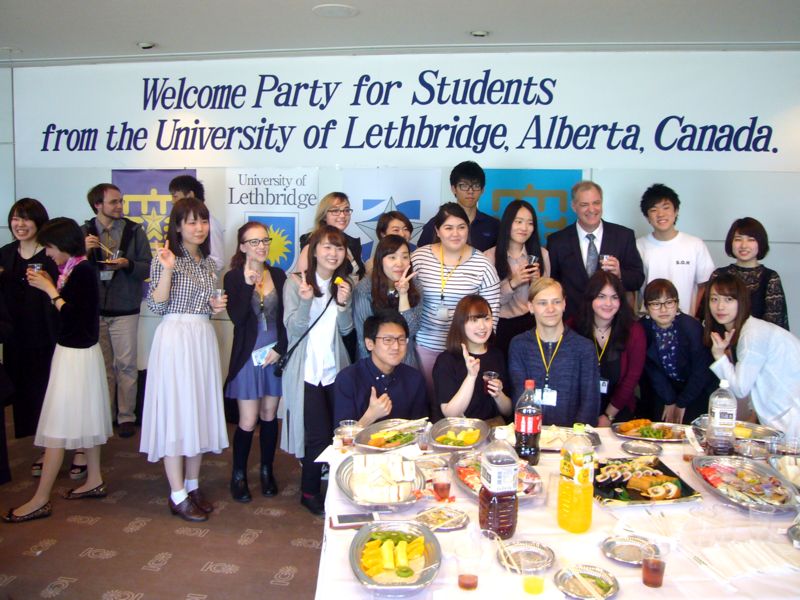 学生交換事業歓迎昼食会集合写真