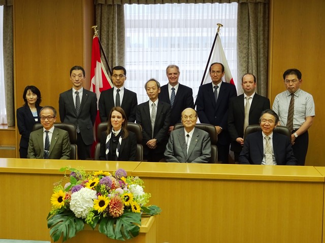 表敬訪問集合写真