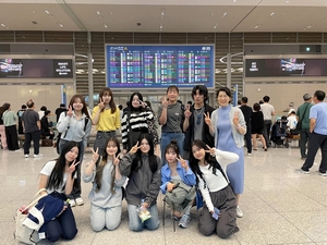 海外留学プログラム空港集合写真