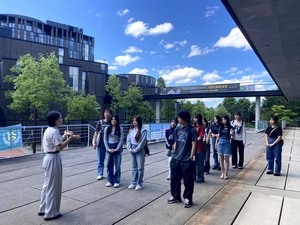 海外留学プログラム傾聴