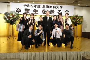 卒業生を送る会記念写真